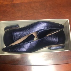leather flat shoe